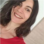 Native française j'ai le goût de l'échange et de la transmission.